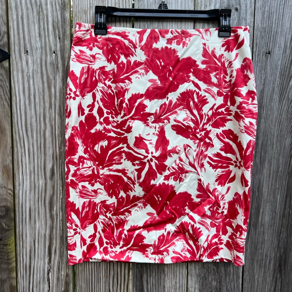 THE LIMITED Red Cream Watercolor Floral Stretch Pencil Skirt Women’s 6 NWT NEW - Picture 1 of 10